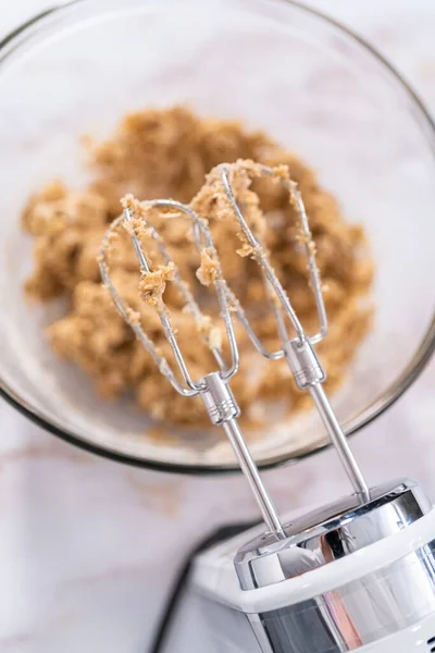 Mixing Ingredients Large Glass Mixing Bowl Bake Apple Oatmeal Cookies — Stock Photo, Image