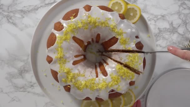 Свежеиспечённый Лимонный Торт Кухонном Столе — стоковое видео