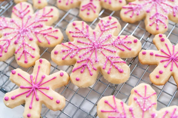 Decorating Christmas Sugar Cookies Royal Icing Sprinkles — Stock Photo, Image