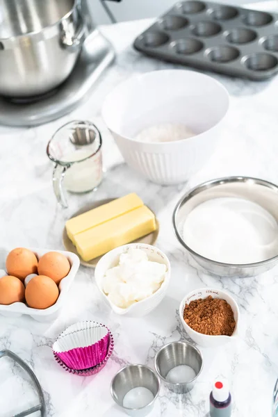 Ingredients Bake Red Velvet Cupcakes — Stock Photo, Image