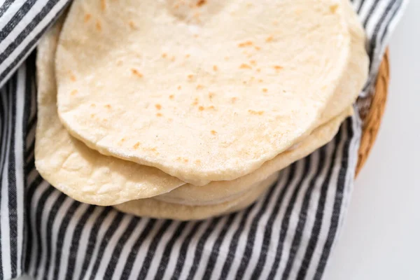 Stack Freshly Baked Flatbread Wrapped Kitchen Towel — Stock Photo, Image