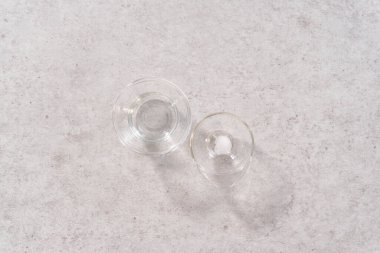 Düz yatıyordu. Ekmek jölesi hazırlamak için gerekli malzemeler..