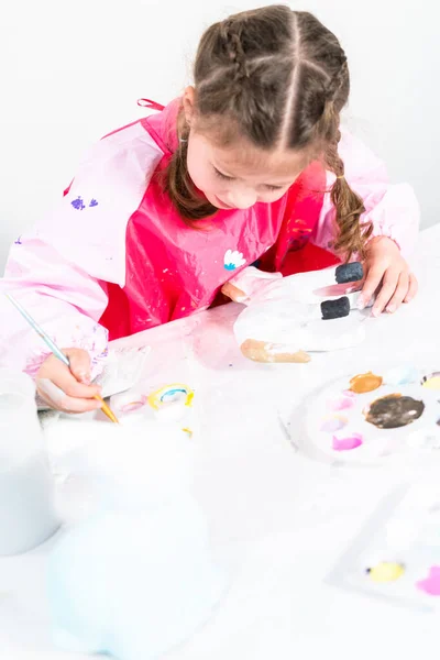 Menina Trabalhando Seu Projeto Arte Para Ensino Distância Casa Durante — Fotografia de Stock