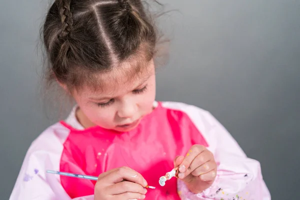 Hacer Diferentes Insectos Rollos Papel Higiénico Vacíos Durante Clase Arte —  Fotos de Stock