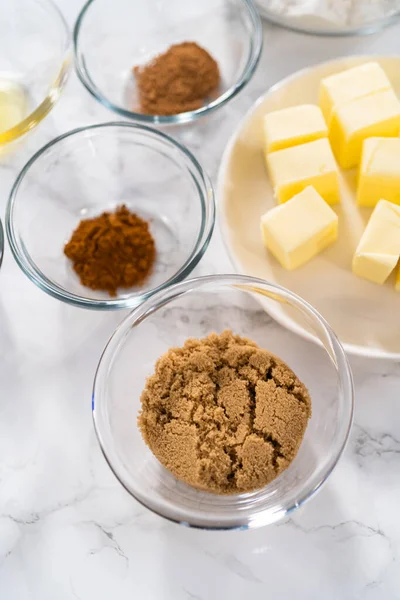 Measured Ingredients Glass Mixing Bowls Bake Eggnog Cookies Chocolate Gingerbread — Stock Photo, Image