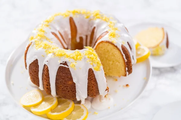 Sliced Lemon Bundt Cake Decorated Lemon Zest Cake Stand — Stock Photo, Image