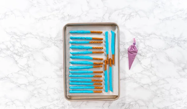 Dipped Chocolate Pretzel Rods Drying Baking Sheet Lined Parchment Paper — Stock Photo, Image