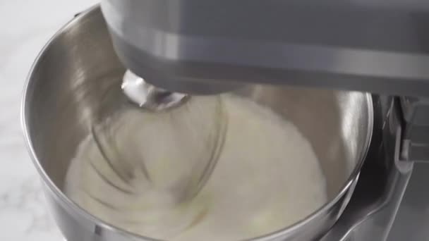 집에서 초콜릿 아이스크림만들기 — 비디오