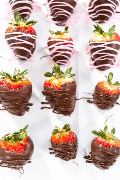 Chocolate Dipped Strawberries Drizzled Melted Chocolate — Stock Photo, Image