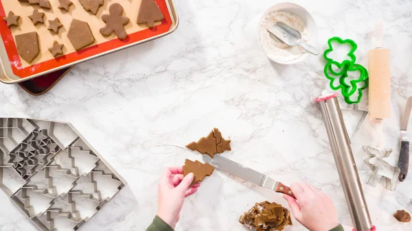 Acostado Paso Paso Cortar Formas Con Cortador Galletas Navidad Masa — Foto de Stock