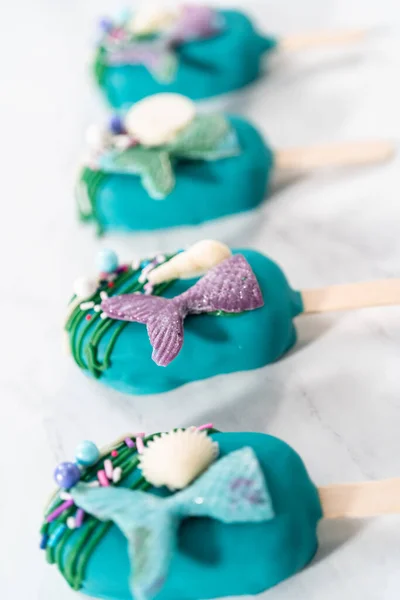 Mermaid Cakesicles Drizzled Chocolate Chocolate Mermaid Tails Seashells Sprinkles — Stock Photo, Image