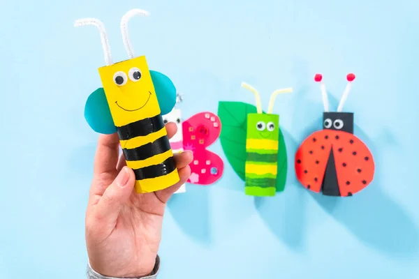Papercraft Project Kleurrijke Insecten Gemaakt Van Lege Toiletrollen — Stockfoto