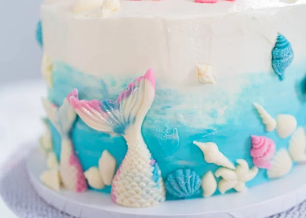 Pastel Vainilla Capas Con Temática Sirena Decorado Con Colas Sirena — Foto de Stock