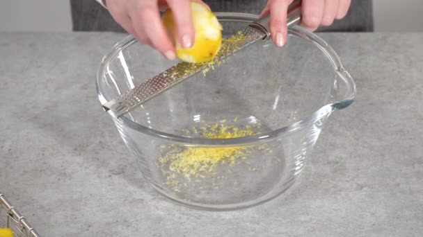 Dokonywanie Lemon Funt Ciasto Ciasto Ciasto Rondlu Pieczenia Gotowy Pieczenia — Wideo stockowe