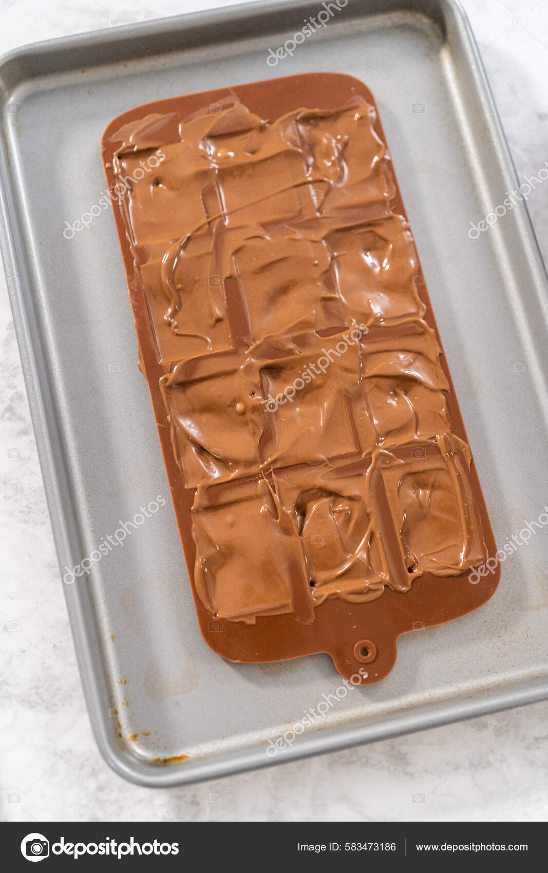 Filling Chocolate Silicone Mold Melted Dark Chocolate Prepare Gourmet Mini  Stock Photo by ©urban_light 583473186