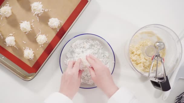Процесс Приготовления Кокосовых Печенек — стоковое видео