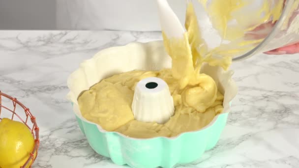 Mixing Ingredients Kitchen Make Lemon Buttercream Frosting Lemon Cake — Videoclip de stoc