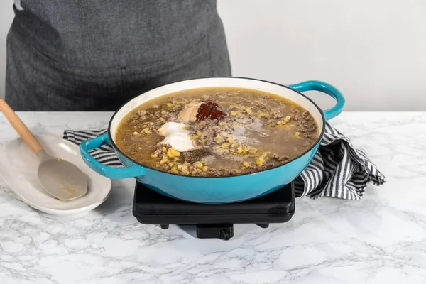 Cooking Homemade Hamburger Helper Enameled Cast Iron Skillet — Foto de Stock