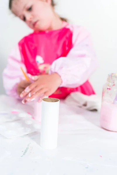 Little Girl Making Unicorn Out Toilet Paper Roll Craft Paper — Stock Photo, Image