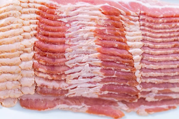 Okokta Baconremsor Stor Vit Platta — Stockfoto