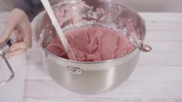 Time Lapse Preparing Raspberry Cream Cheese Buttercream Kitchen Mixer Bake — Vídeos de Stock