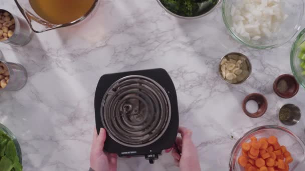 Cozinhar Sopa Feijão Branco Vegetariano Forno Holandês Ferro Fundido — Vídeo de Stock