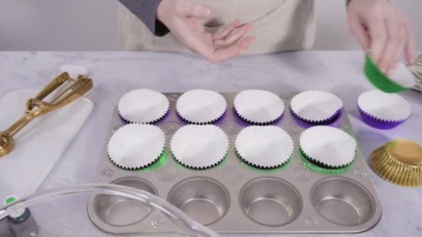 Passo Passo Forro Panela Cupcake Com Copos Folha Cupcake — Vídeo de Stock