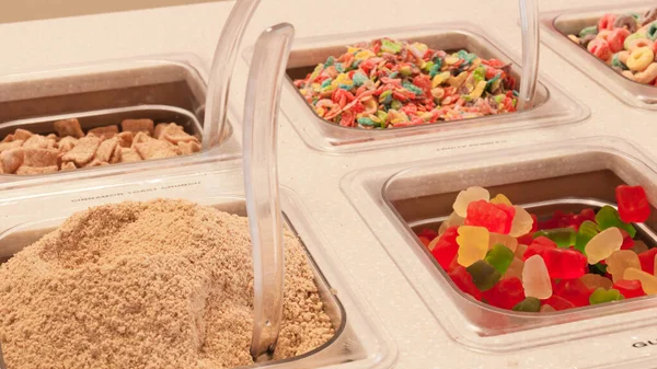 Toppings Frozen Yogurt — Stock Photo, Image