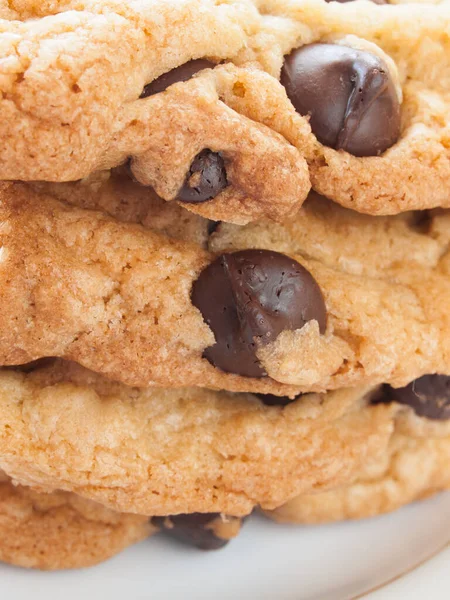 Stapel Van Huisgemaakte Chocolade Chip Cookies — Stockfoto