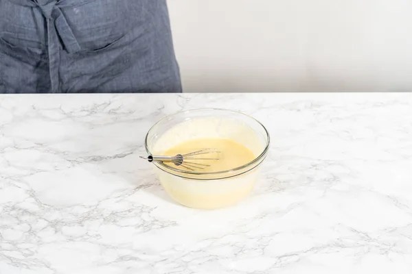 Mixing Wet Ingredients Large Glass Mixing Bowl Bake Red Velvet — Stock Photo, Image