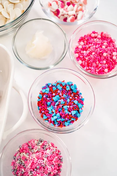 Measured Ingredients Glass Mixing Bowls Make Chocolate Covered Pretzel Rods — Stock Photo, Image