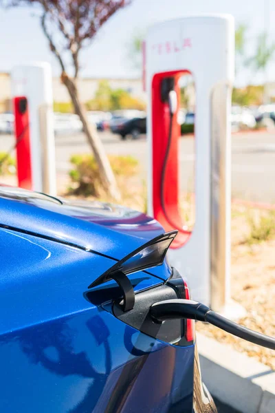 Hesperia California Usa October 2021 Tesla Overcharging Station — стокове фото