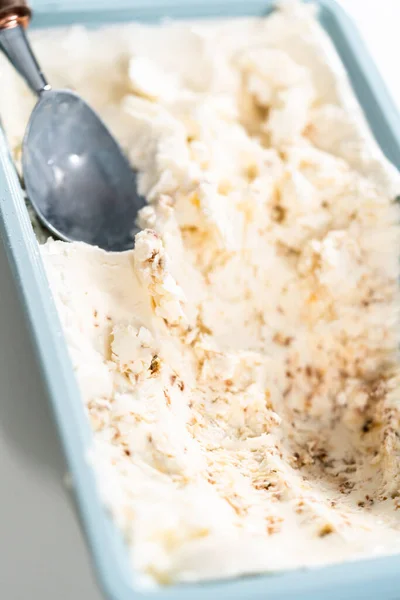 Preparing Homemade Coconut Ice Cream Roasted Coconut Flakes — Stock Photo, Image