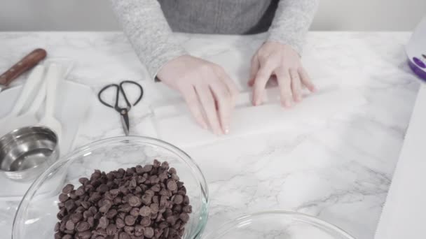Pas Pas Ingrediente Pentru Prepararea Căpșunilor Înmuiate Ciocolată Suprafață Marmură — Videoclip de stoc