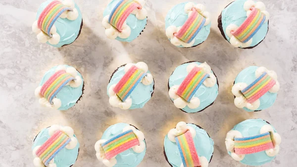 Ett Platt Ligg Steg För Steg Choklad Muffins Dekorerade Med — Stockfoto