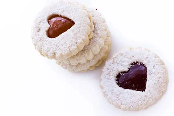 Linzer Torte Soubory Cookie Bílém Pozadí Práškovým Cukrem Pokropil Vrcholu — Stock fotografie