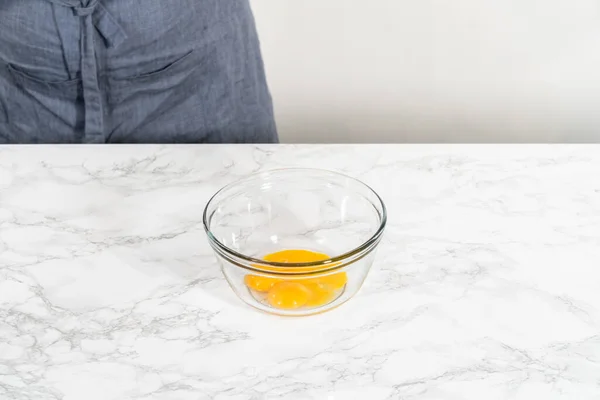 Bolachas Limão Com Cobertura Limão Misturar Ingredientes Molhados Uma Tigela — Fotografia de Stock