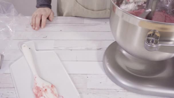 Preparação Creme Framboesa Creme Queijo Creme Cozinha Misturador Para Assar — Vídeo de Stock