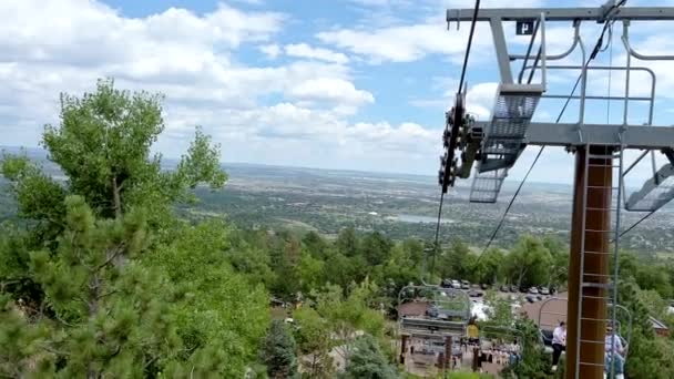 Colorado Springs Colorado Usa August 2022 Ski Lift Ride Cheyenne — Stock Video