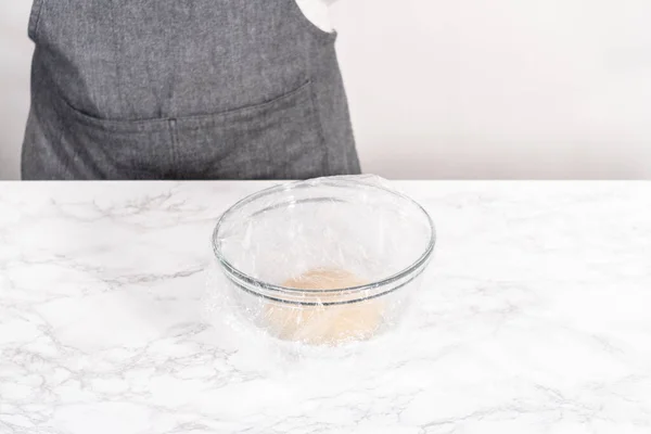 Rising Pizza Dough Glass Mixing Bowl Prepare Cinnamon Dessert Pizza — Stock Photo, Image