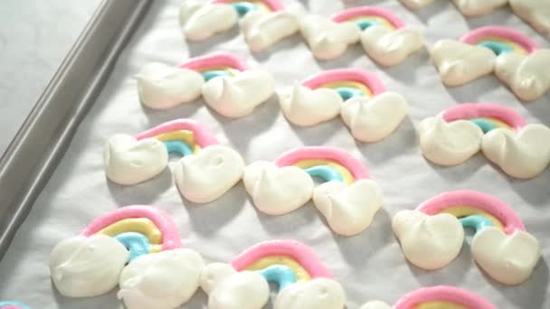 Passo Dopo Passo Decorare Appena Sfornato Unicorno Meringa Pops Biscotti — Video Stock