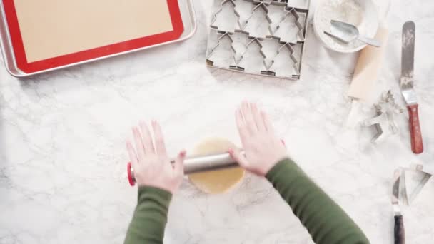 Plat Gelegd Stap Voor Stap Suikerkoekjesdeeg Uitrollen Kerstkoekjes Bakken — Stockvideo