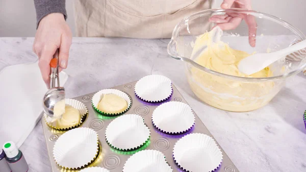 Step Step Scooping Cupcake Batter Foil Cupcake Liners Bake Vanilla — Stock Photo, Image