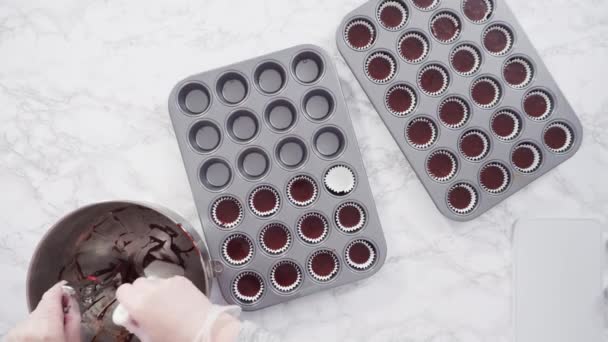 Lapos Fekvés Lépésről Lépésre Scooping Cupcake Tészta Mini Cupcake Vonalak — Stock videók
