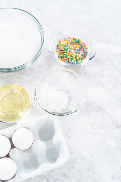 Ingredients Glass Mixing Bowls Bake Funfettti Bundt Cake — Stock Photo, Image