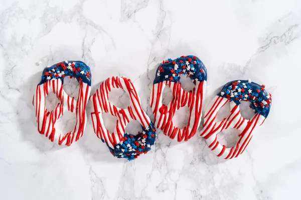 American Flag Red White Blue Chocolate Covered Pretzel Twists — Foto Stock