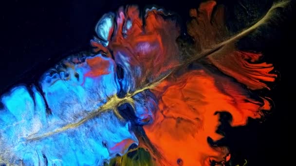 Κόκκινο μπλε χρώμα Υγρό έκρηξη διάχυση Pshychedelic Paint Blast Movement. Σκούρο φόντο — Αρχείο Βίντεο