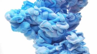 Suda mavi beyaz boya