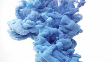 Suda mavi beyaz boya