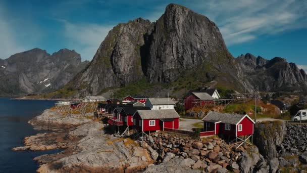 Cabanes Pêcheurs Norvégiens Traditionnels Rorbuer Sur Île Hamnoy Reine Îles — Video